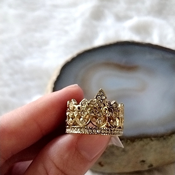 Queen Crown Ring Hypoallergenic Stainless Steel Size 9 Ring - Picture 2 of 11